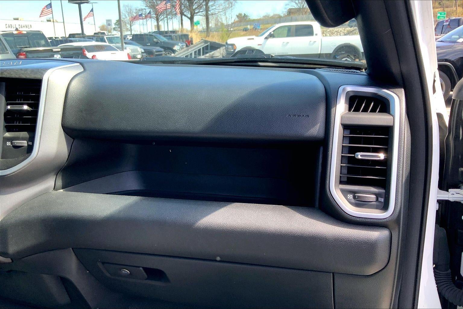 2024 RAM 1500 Big Horn Crew Cab 4x4 5'7' Box