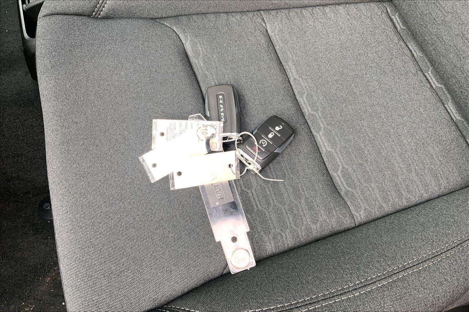 2026 RAM Ram 1500 RAM 1500 WARLOCK CREW CAB 4X4 5'7' BOX