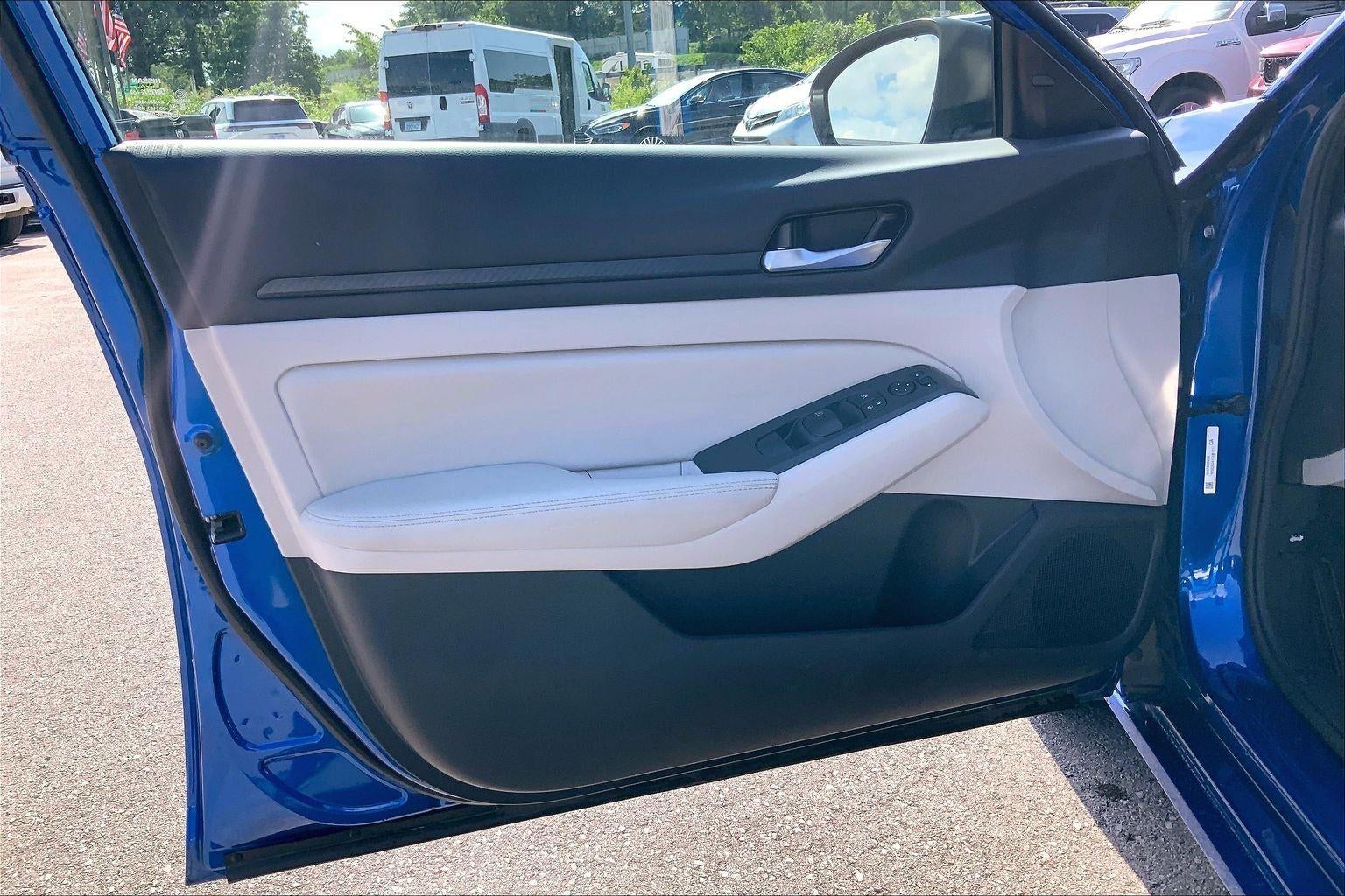 2025 Nissan Altima SV FWD
