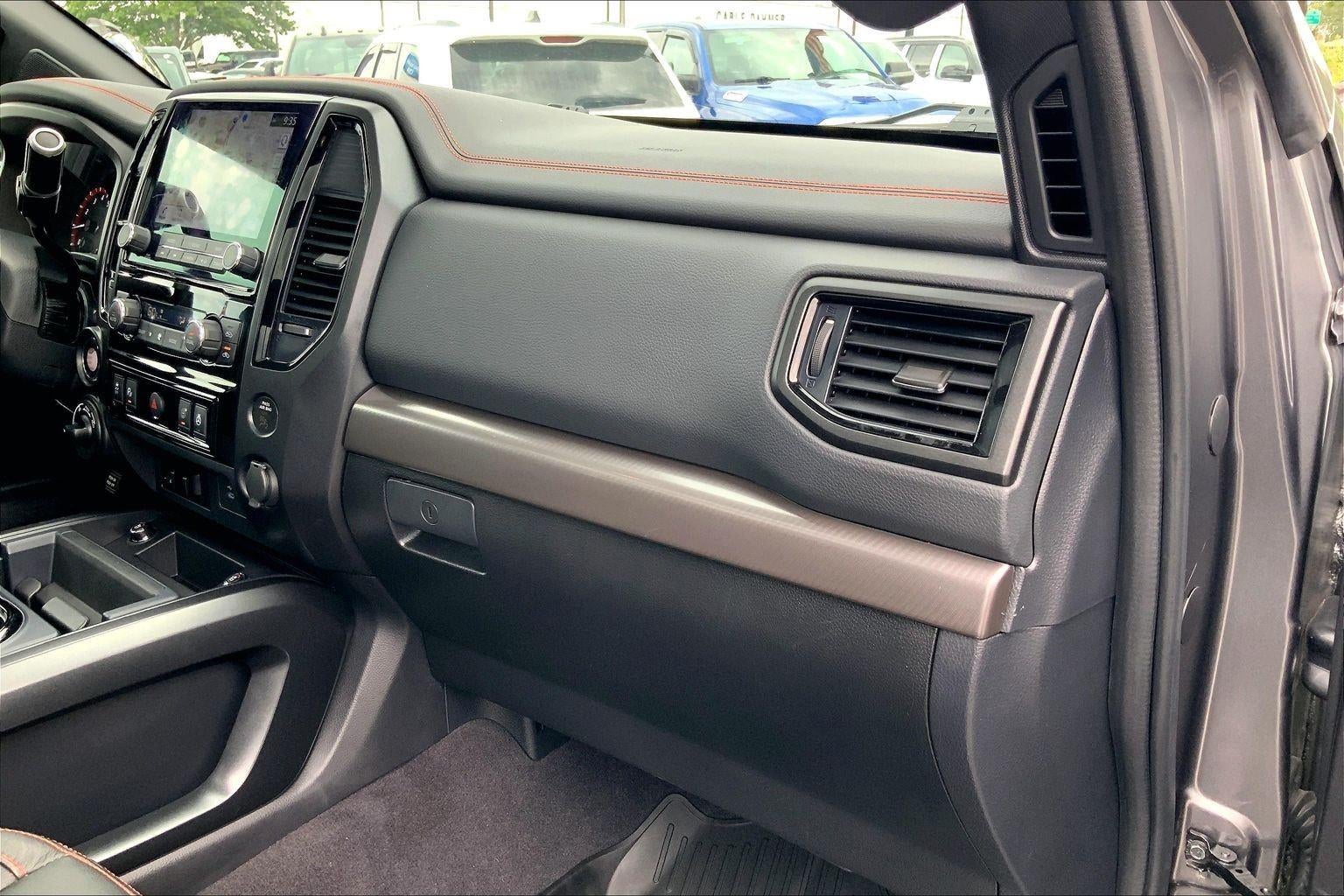 2023 Nissan TITAN Crew Cab PRO-4X 4x4