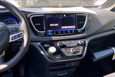 2027 Chrysler Pacifica PACIFICA SELECT