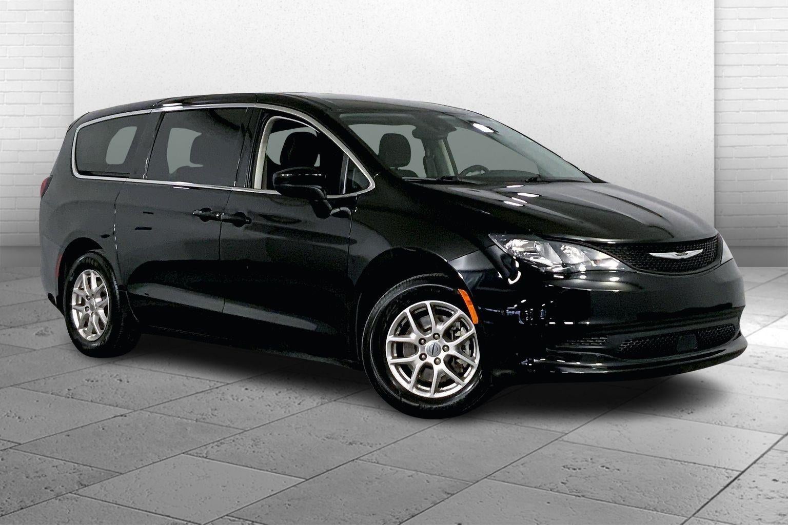 2024 Chrysler Voyager LX