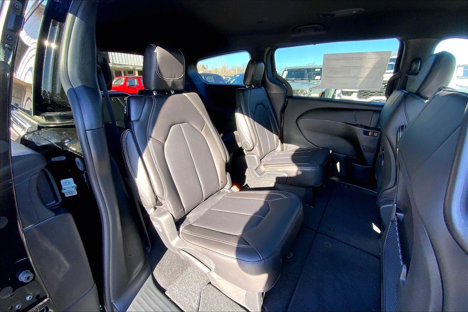 2026 Chrysler Voyager VOYAGER LX