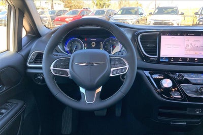 2026 Chrysler Voyager VOYAGER LX