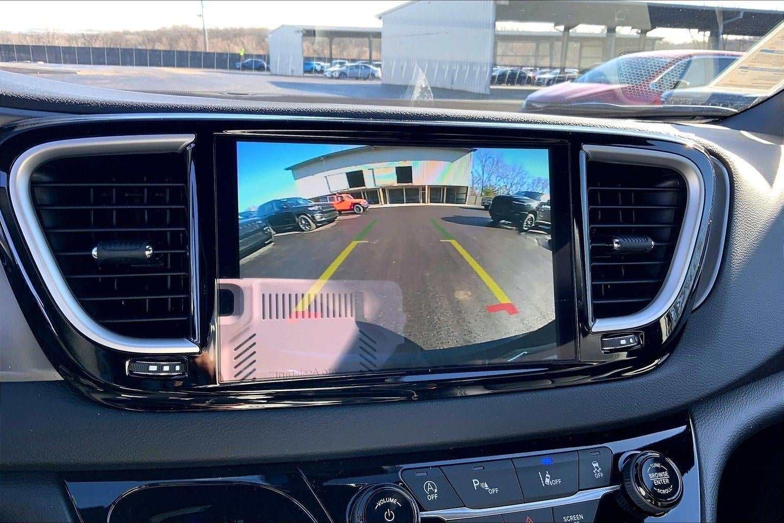 2026 Chrysler Voyager VOYAGER LX