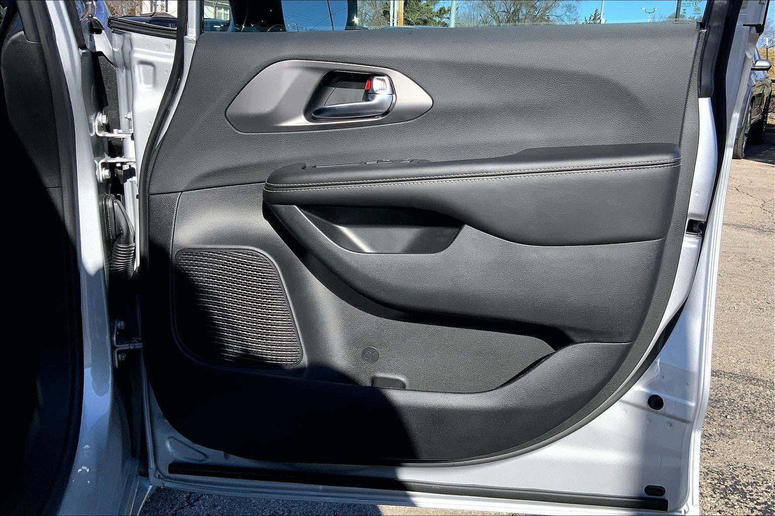 2026 Chrysler Voyager VOYAGER LX