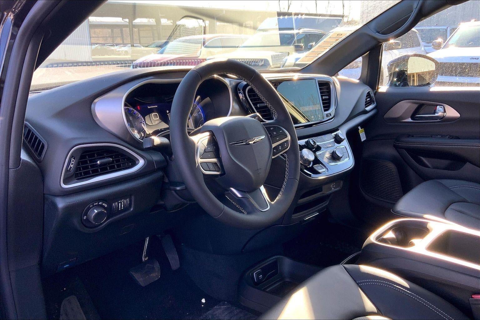 2026 Chrysler Voyager VOYAGER LX