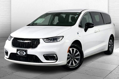 2024 Chrysler Pacifica Hybrid Select