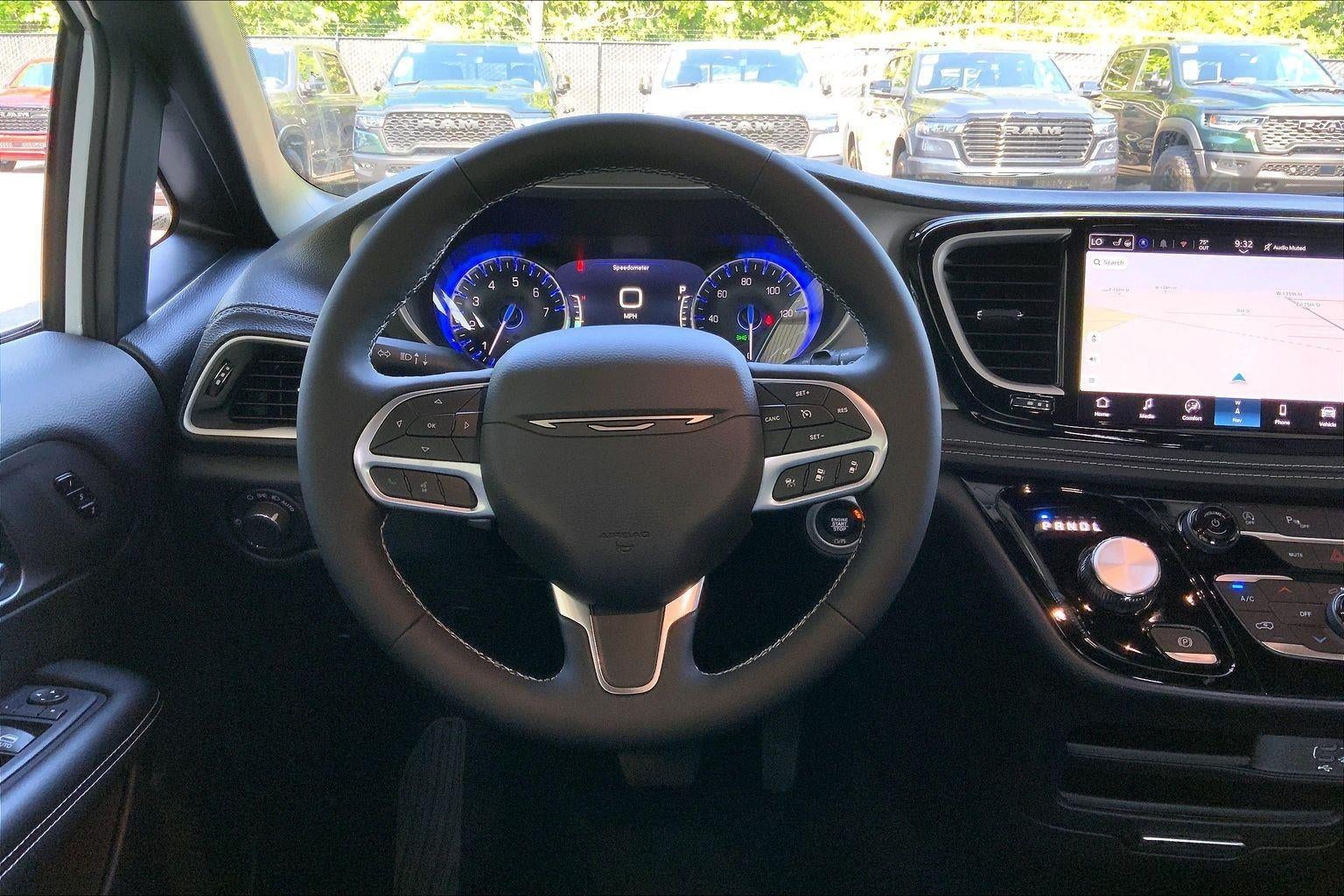 2027 Chrysler Pacifica PACIFICA SELECT AWD