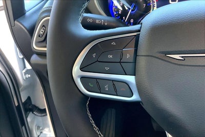 2027 Chrysler Pacifica PACIFICA SELECT AWD