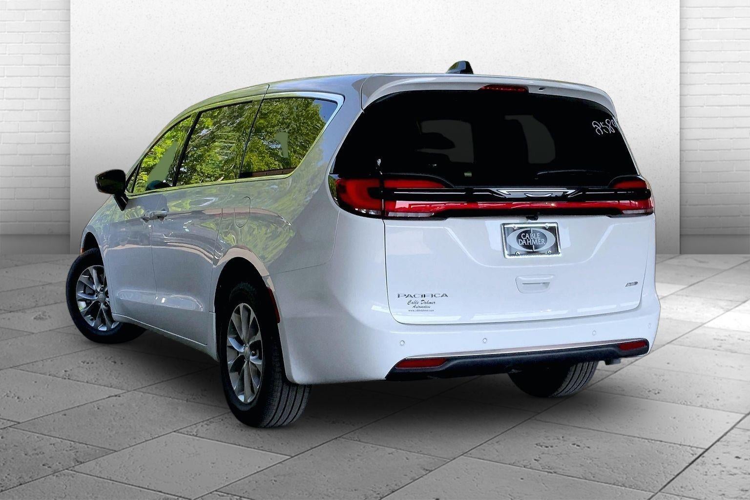 2027 Chrysler Pacifica PACIFICA SELECT AWD
