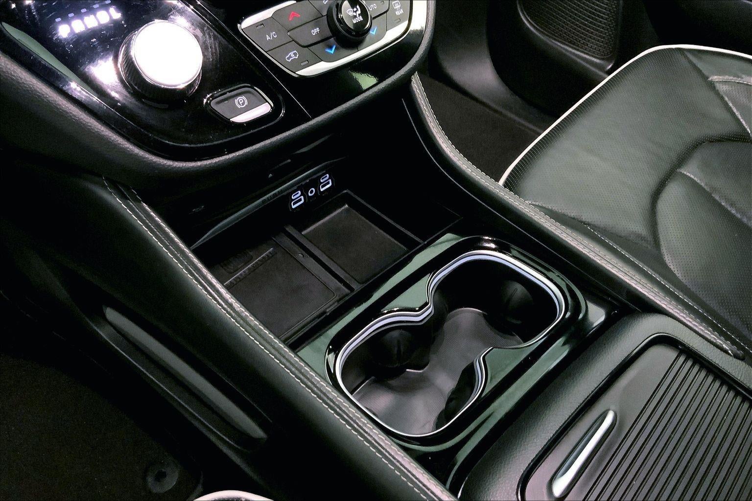 2024 Chrysler Pacifica Limited AWD