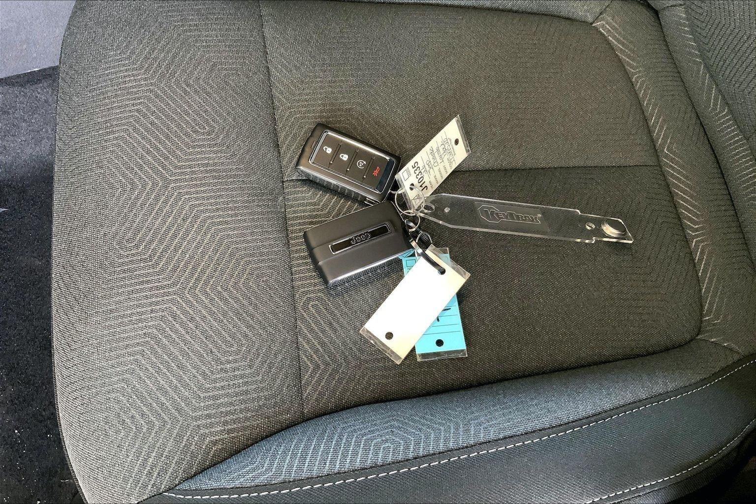 2026 Jeep Cherokee CHEROKEE LAREDO 4X4