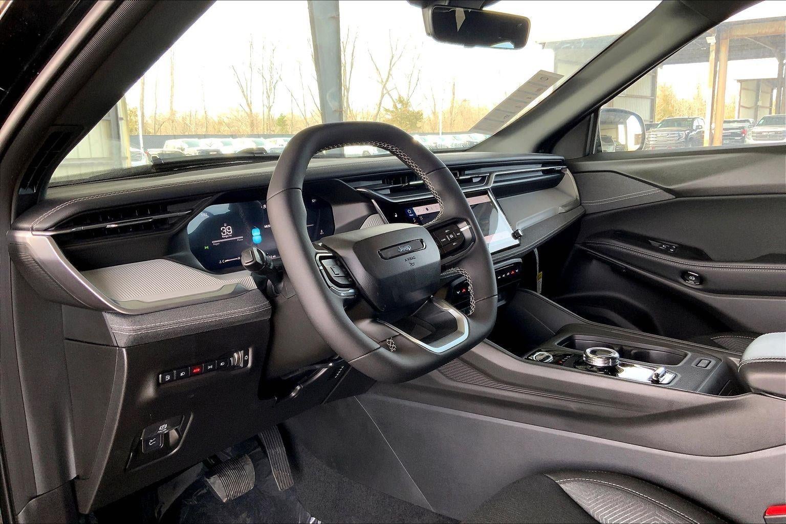 2026 Jeep Cherokee CHEROKEE LAREDO 4X4