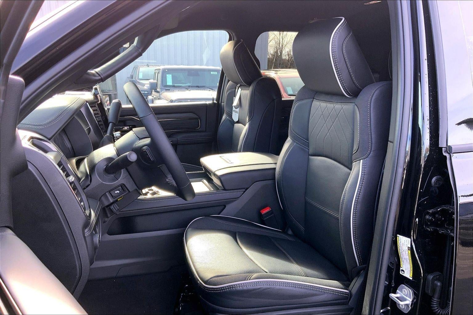 2026 RAM Ram 3500 RAM 3500 LIMITED CREW CAB 4X4 8' BOX