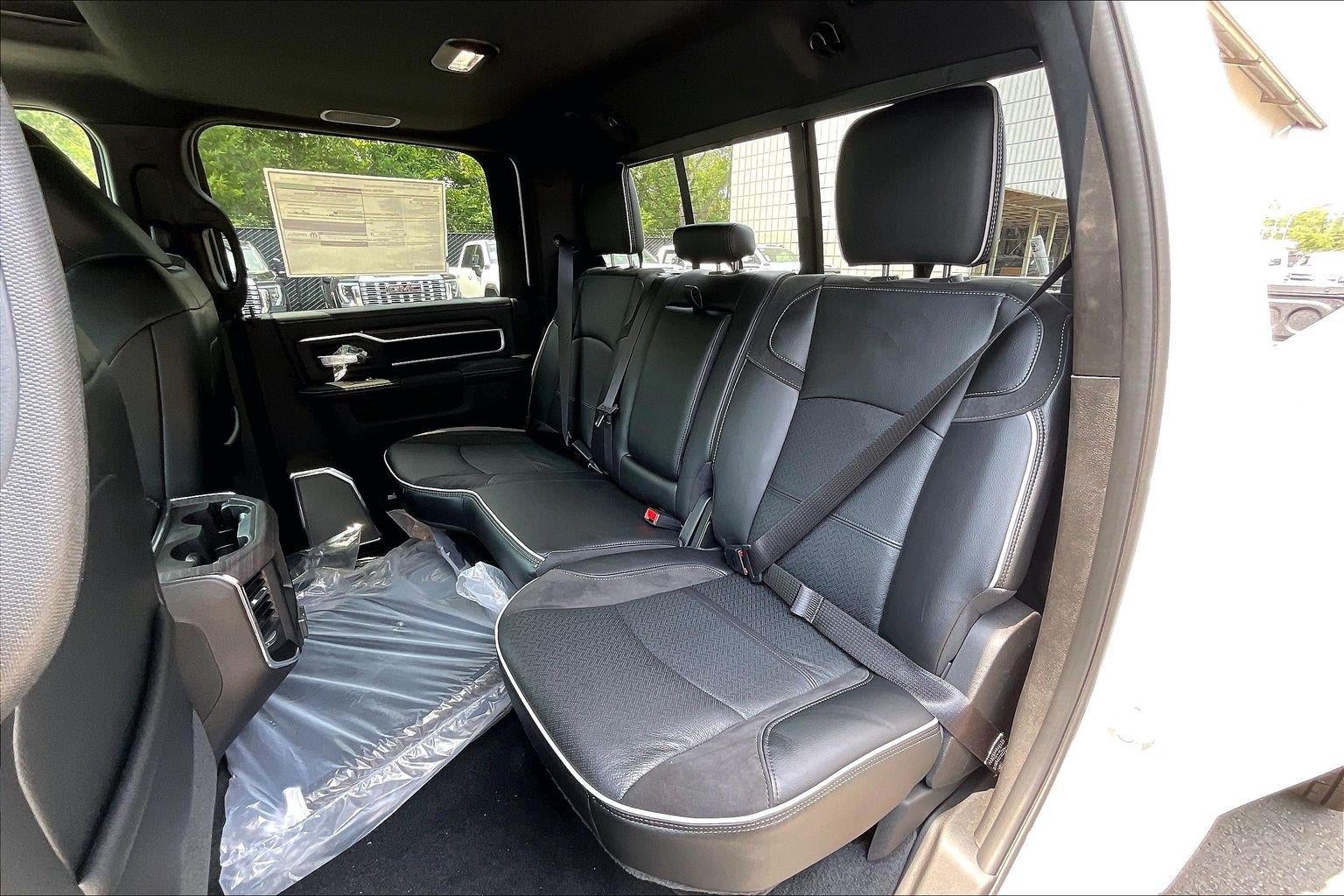 2026 RAM 3500 RAM 3500 LARAMIE CREW CAB 4X4 8' BOX