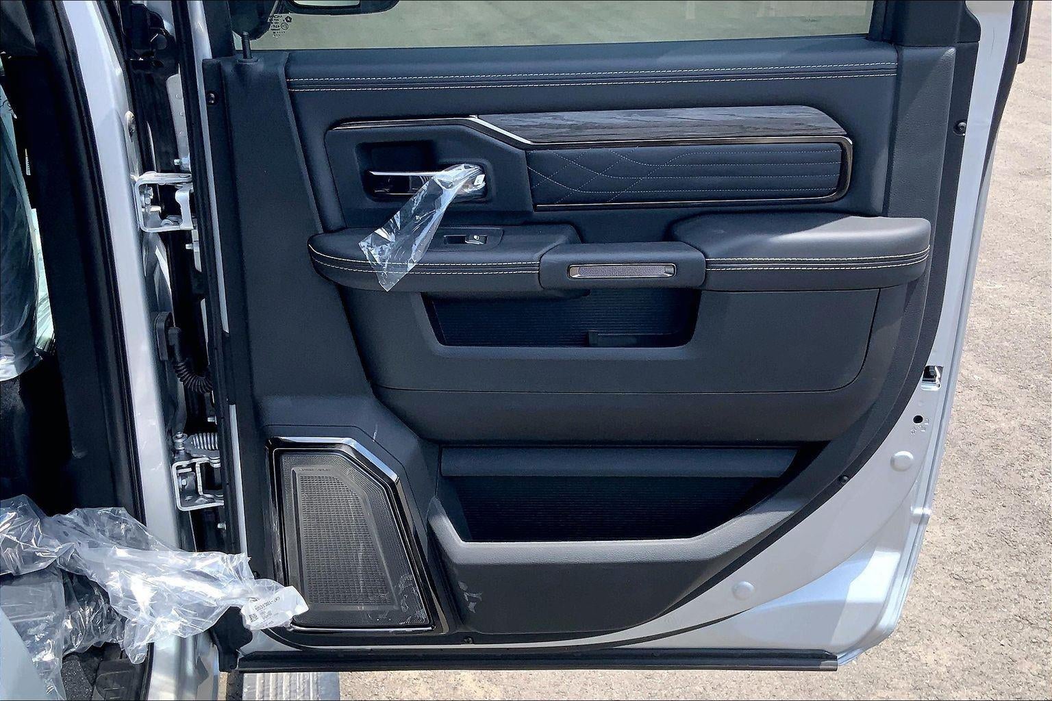 2026 RAM Ram 3500 RAM 3500 LIMITED CREW CAB 4X4 8' BOX