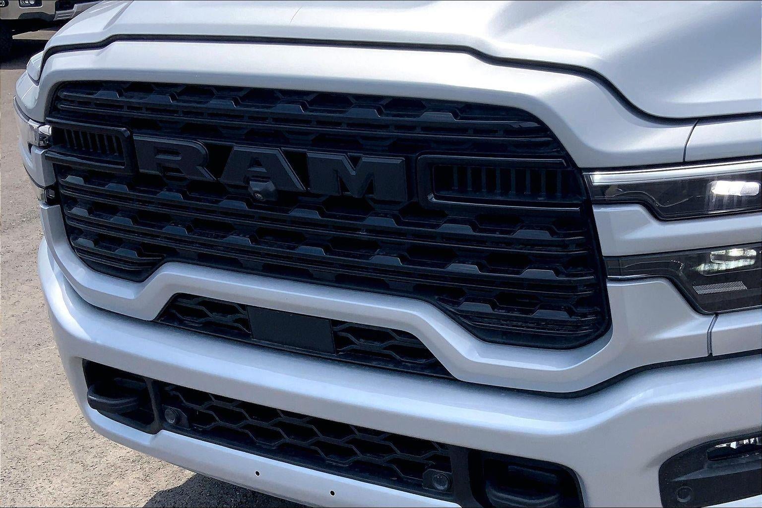2026 RAM Ram 3500 RAM 3500 LIMITED CREW CAB 4X4 8' BOX