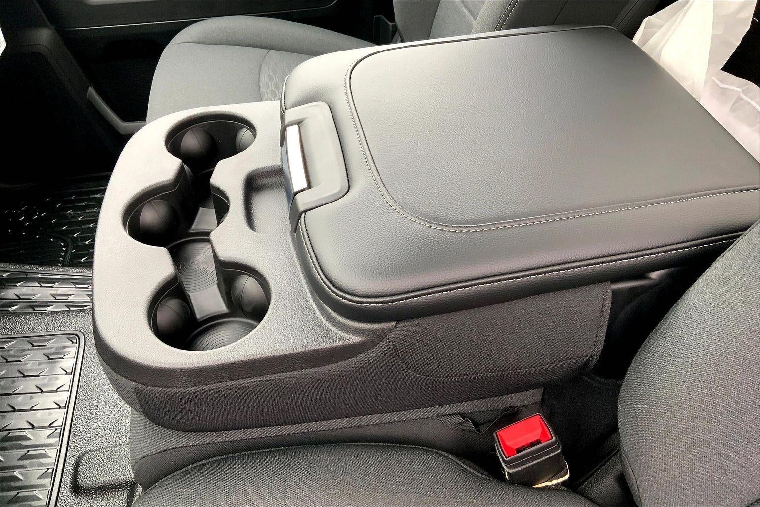 2026 RAM Ram 5500 Chassis Cab RAM 5500 TRADESMAN CHASSIS REGULAR CAB 4X4 84' CA