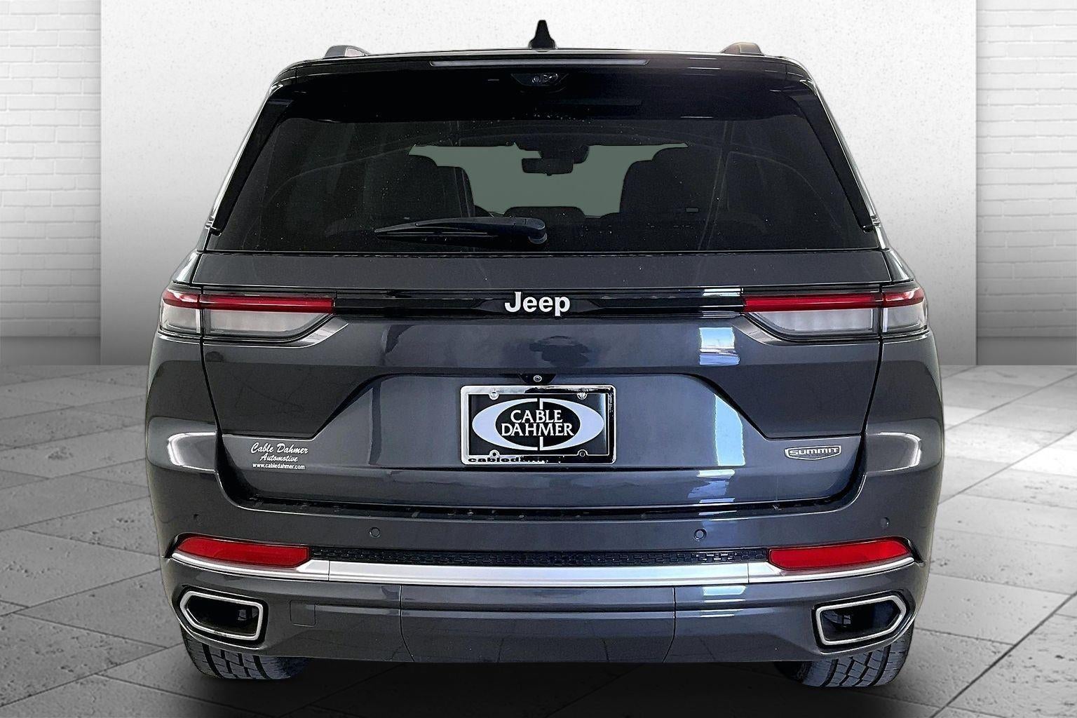 2022 Jeep Grand Cherokee Summit