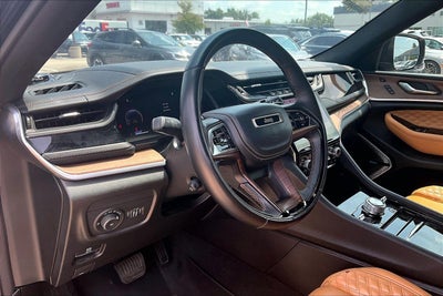2022 Jeep Grand Cherokee Summit