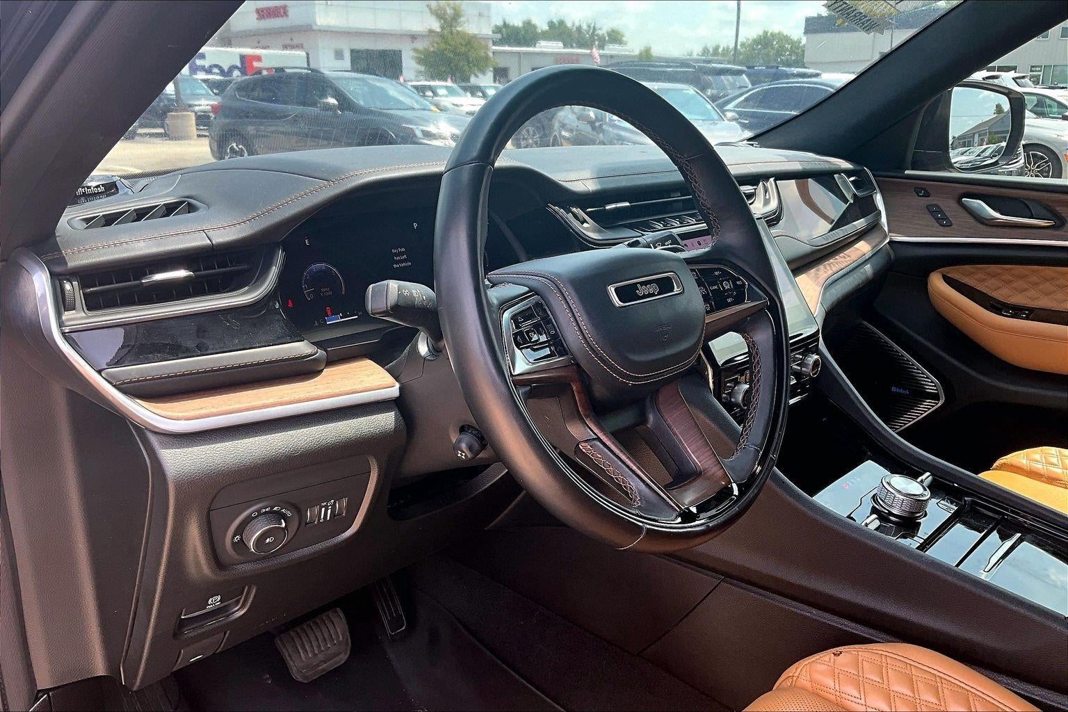 2022 Jeep Grand Cherokee Summit