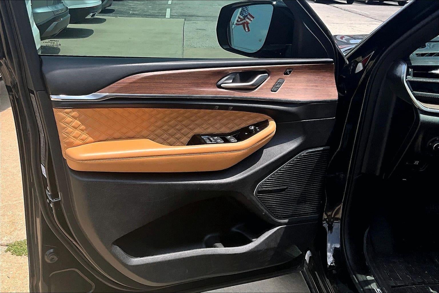 2022 Jeep Grand Cherokee Summit