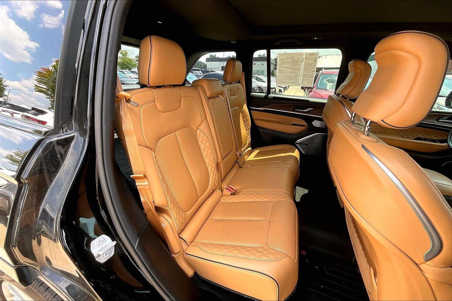 2022 Jeep Grand Cherokee Summit