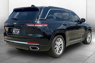 2022 Jeep Grand Cherokee Summit