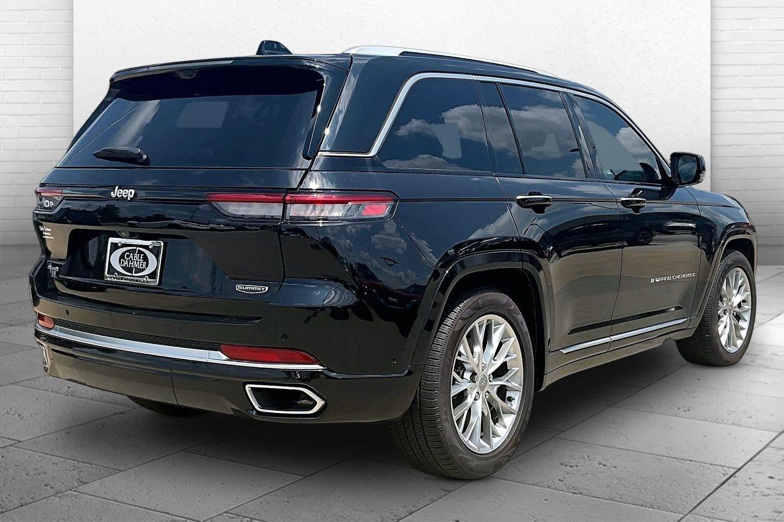 2022 Jeep Grand Cherokee Summit