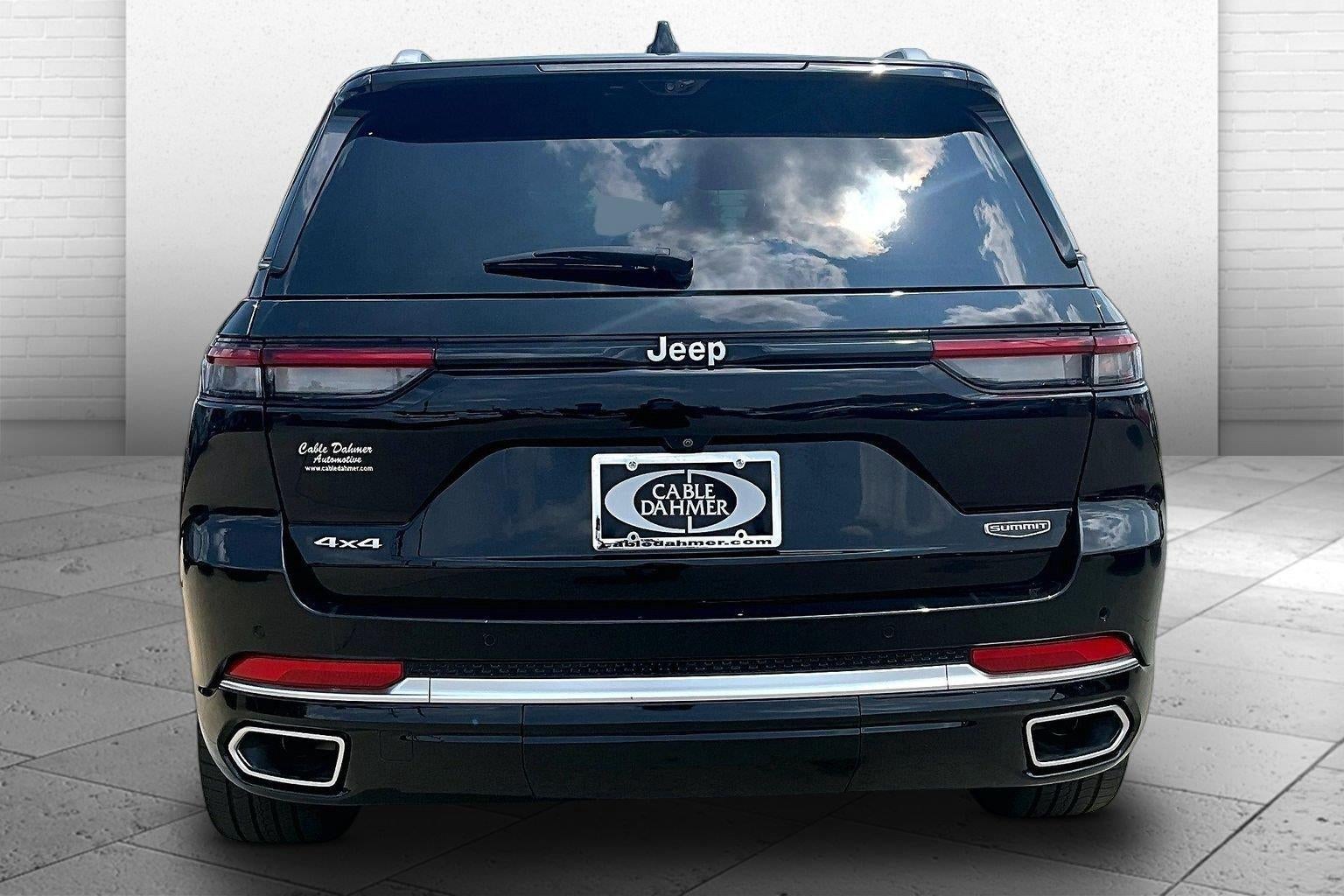 2022 Jeep Grand Cherokee Summit