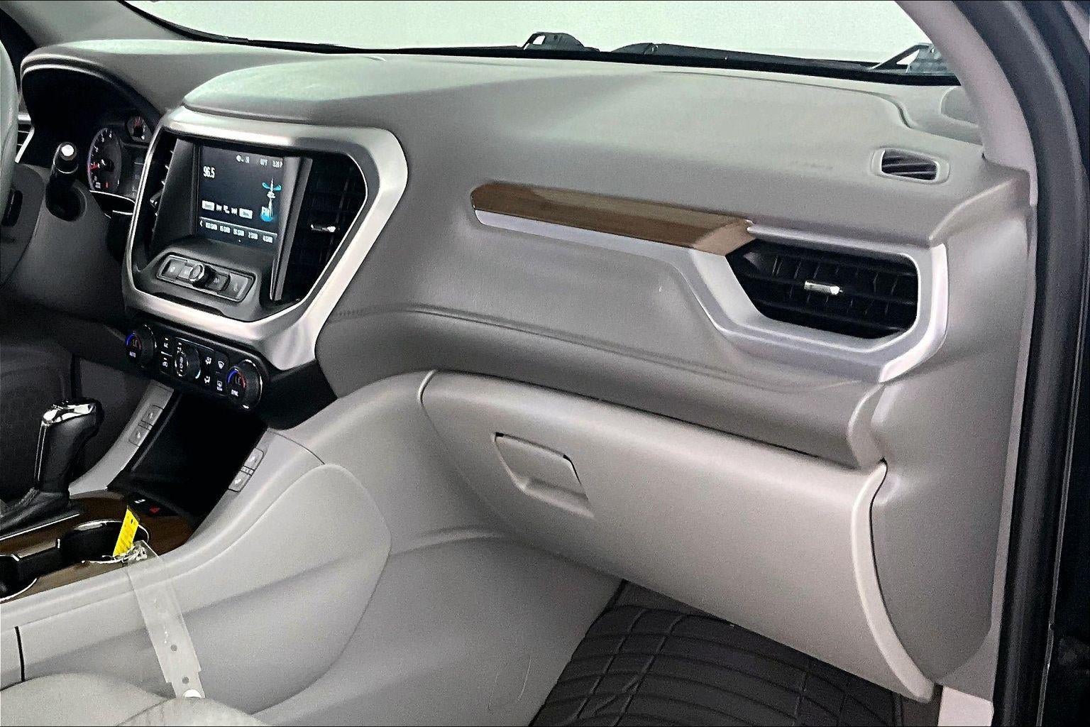 2017 GMC Acadia SLE