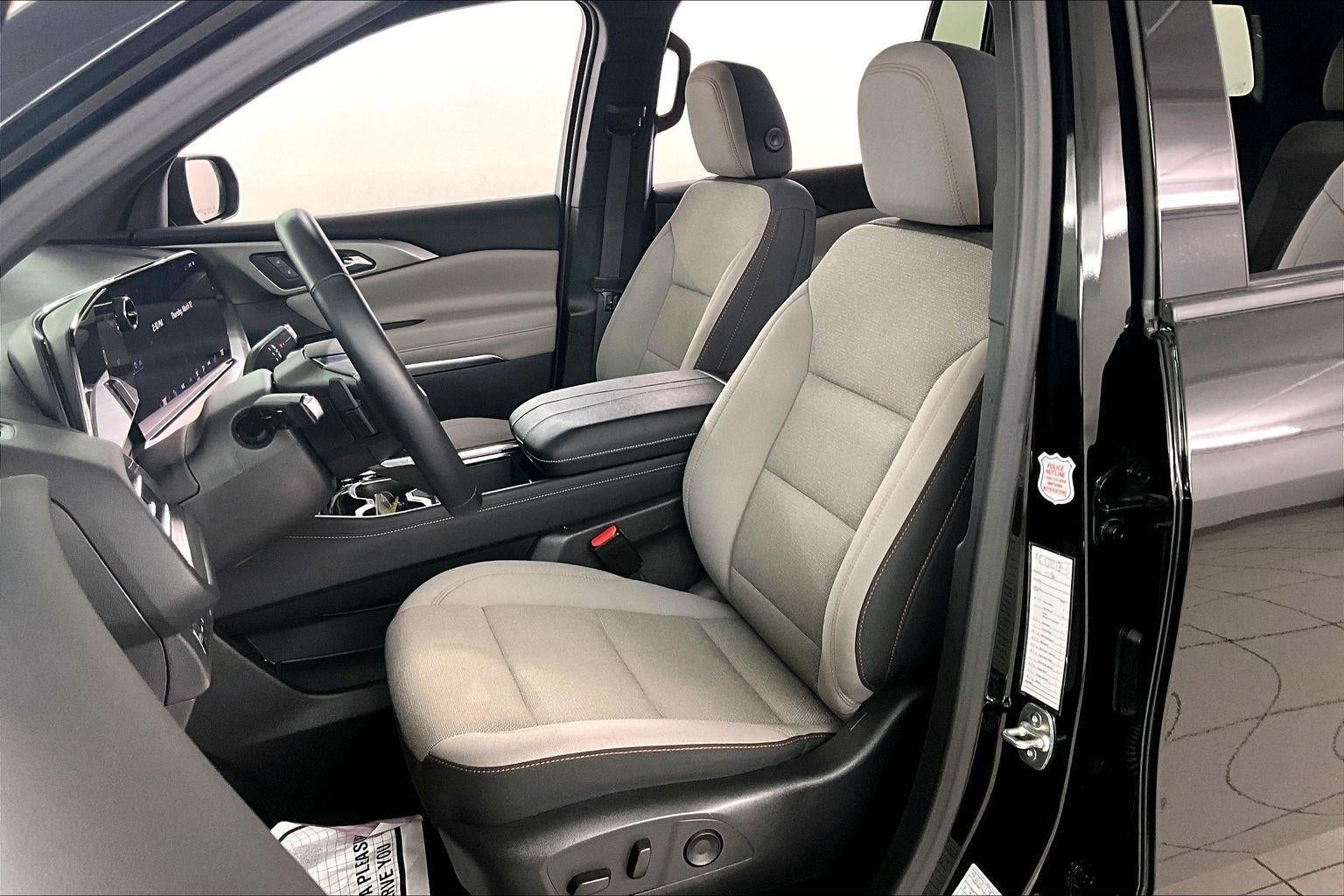 2025 Chevrolet Traverse FWD LT