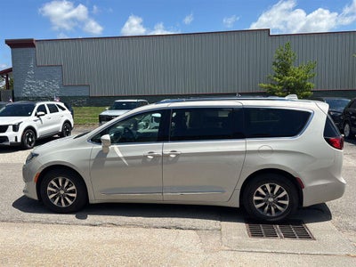 2020 Chrysler Pacifica Touring L Plus