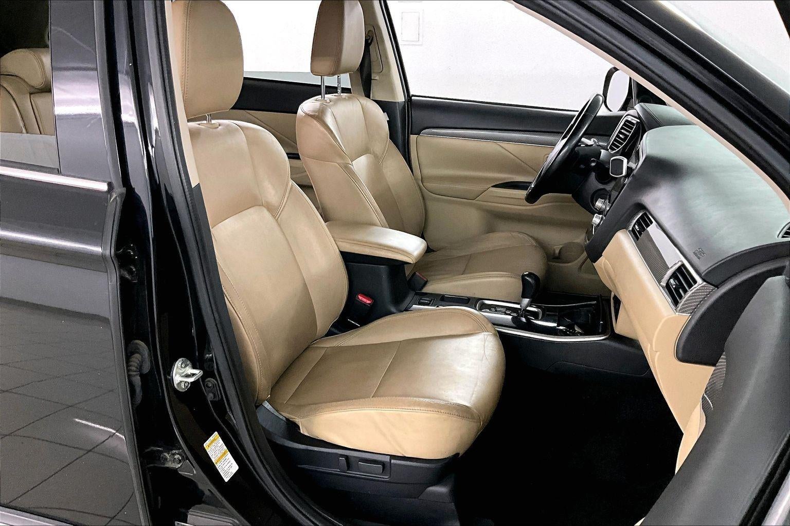 2020 Mitsubishi Outlander SE