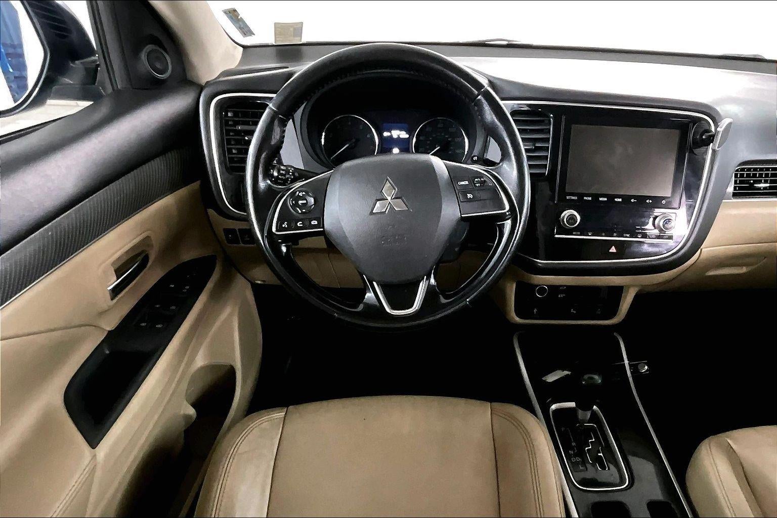 2020 Mitsubishi Outlander SE