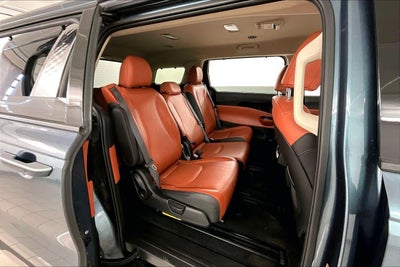 2024 Kia Carnival SX