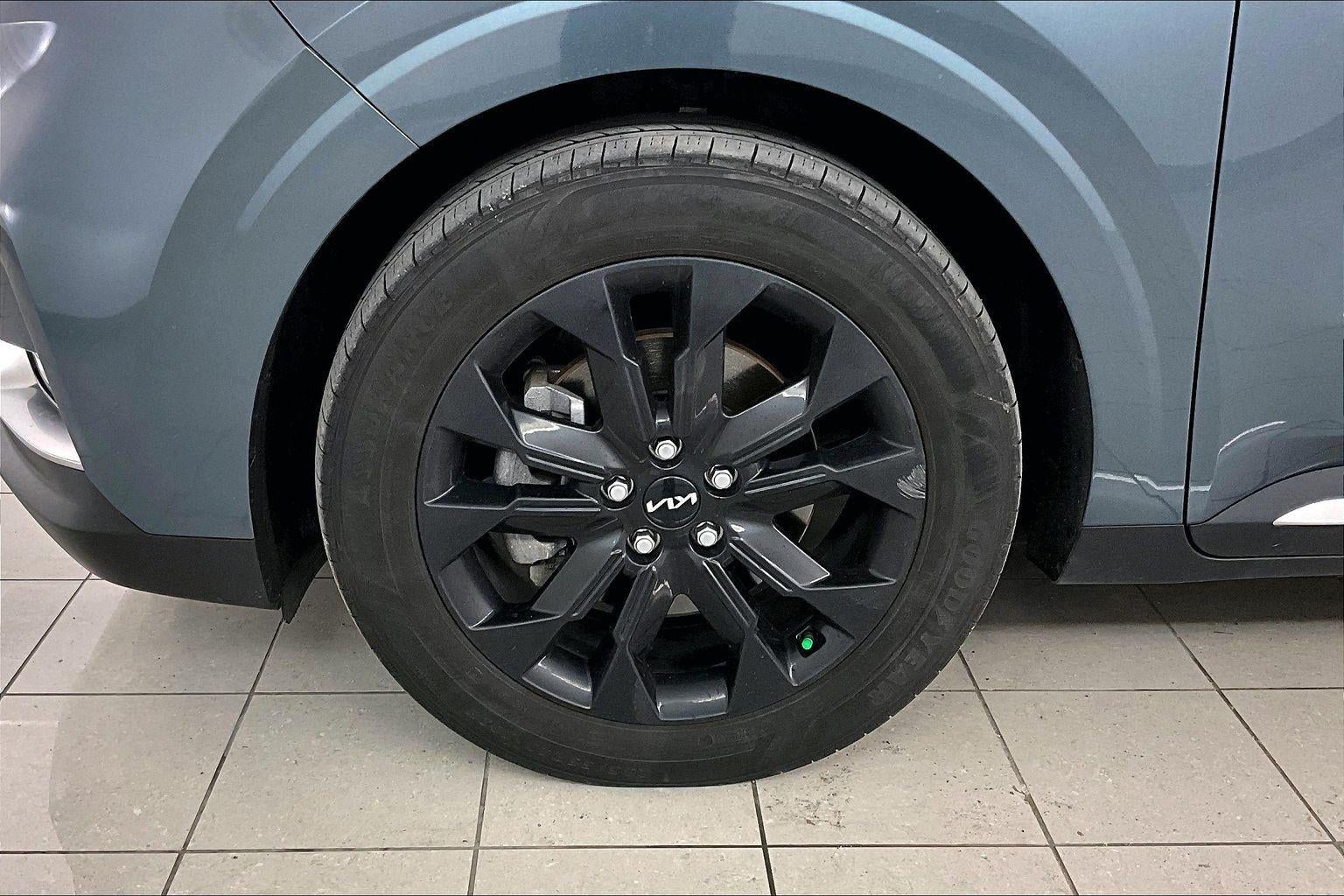 2024 Kia Carnival SX