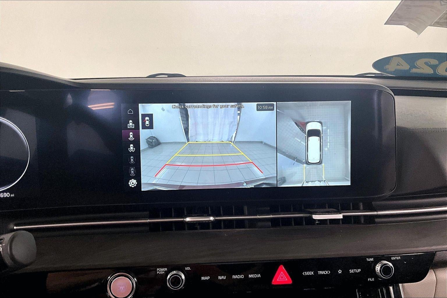 2023 Kia Carnival SX