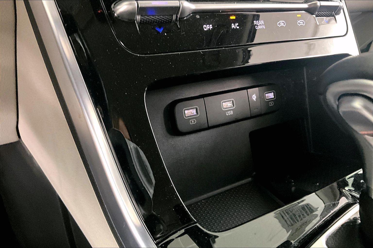 2023 Kia Carnival SX