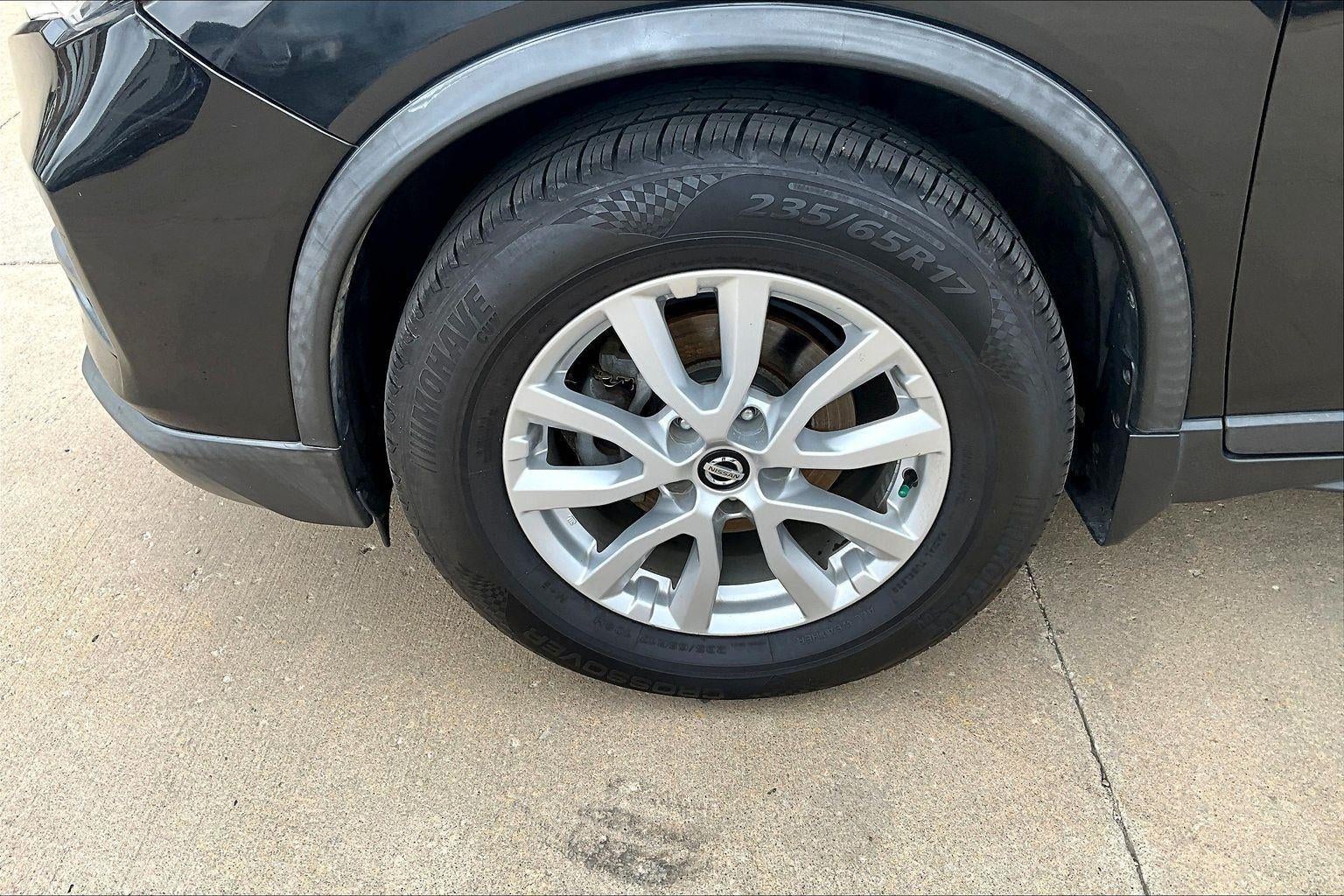 2017 Nissan Rogue SV