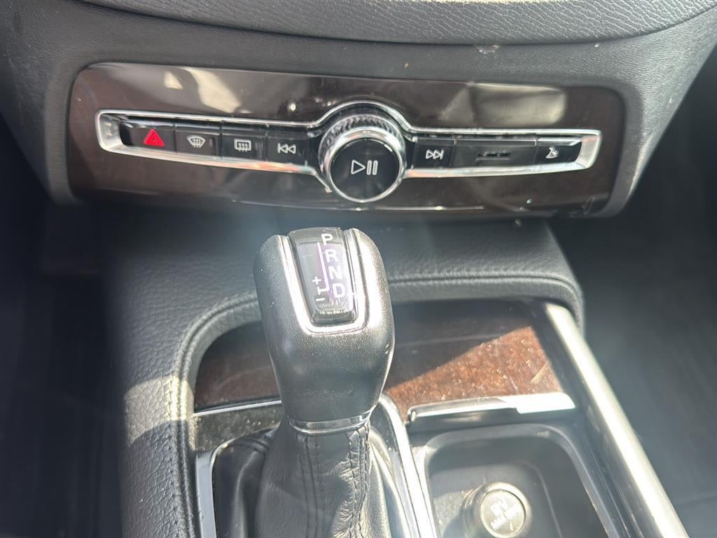 2018 Volvo XC90 Momentum